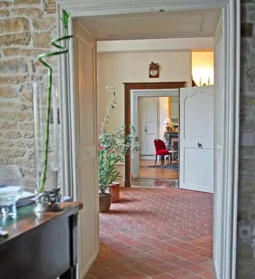 ベッドアンドブレックファースト Le Tabellion