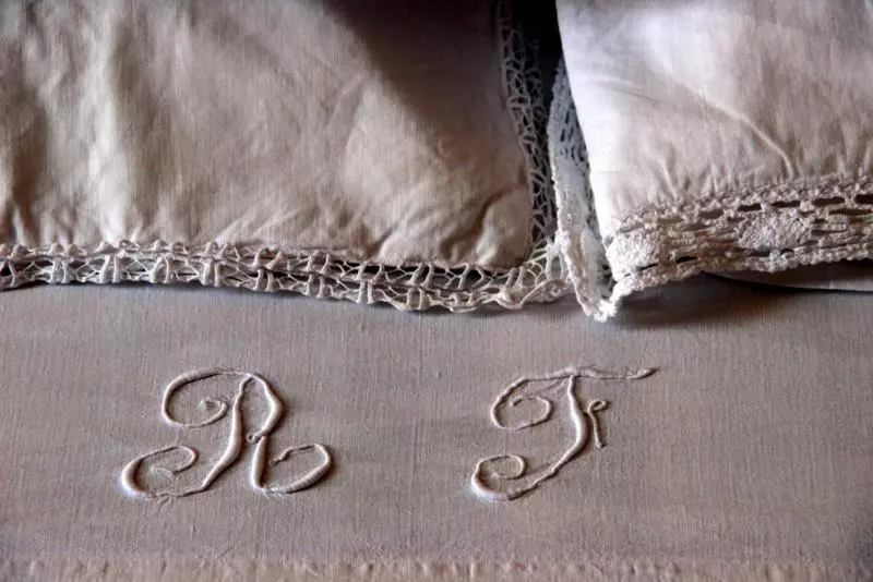 ベッドアンドブレックファースト Le Tabellion