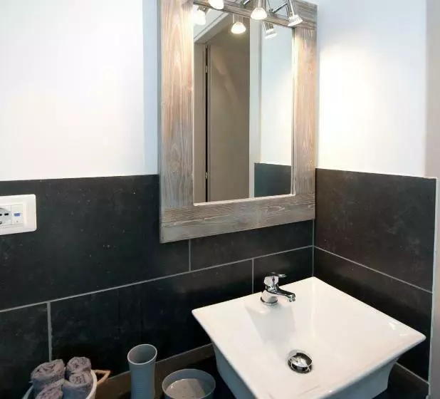 Hotelli Le Suites   Di Fronte Ospedale Sacro Cuore