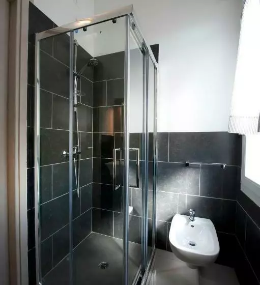 Hotelli Le Suites   Di Fronte Ospedale Sacro Cuore