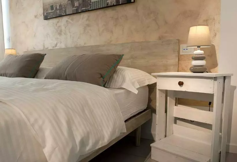 Hotelli Le Suites   Di Fronte Ospedale Sacro Cuore