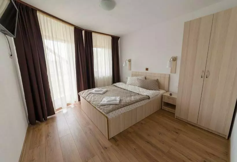 ペンション Angela