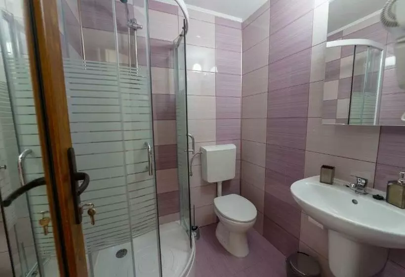 ペンション Angela