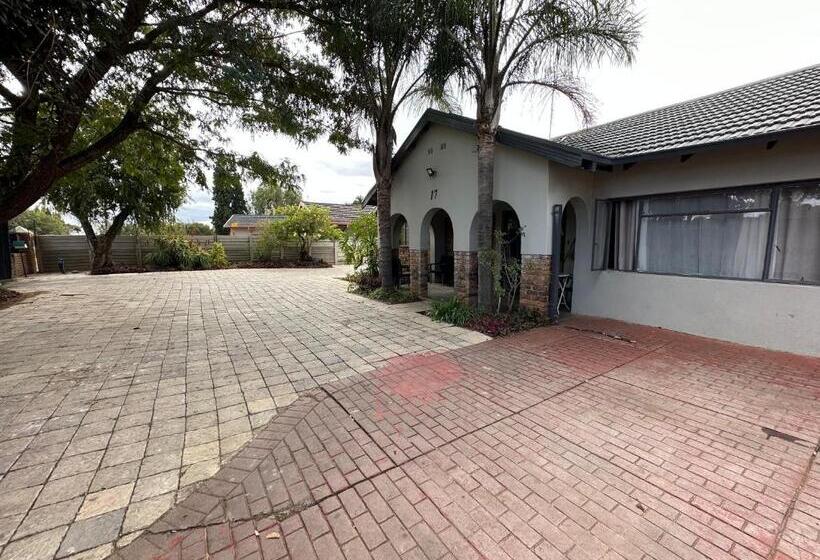 Pension Cornerstone Guest House