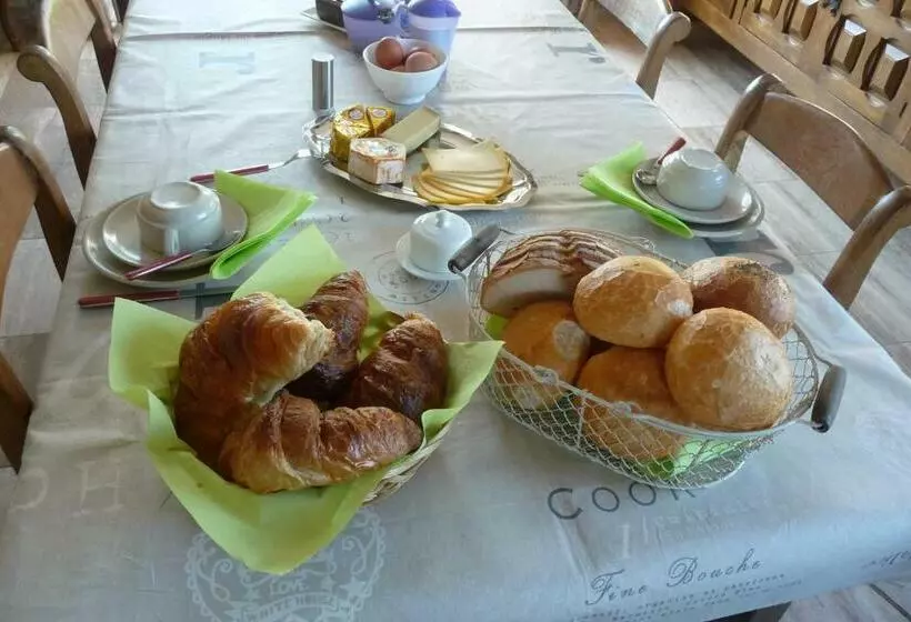 ベッドアンドブレックファースト Au Rond Chene