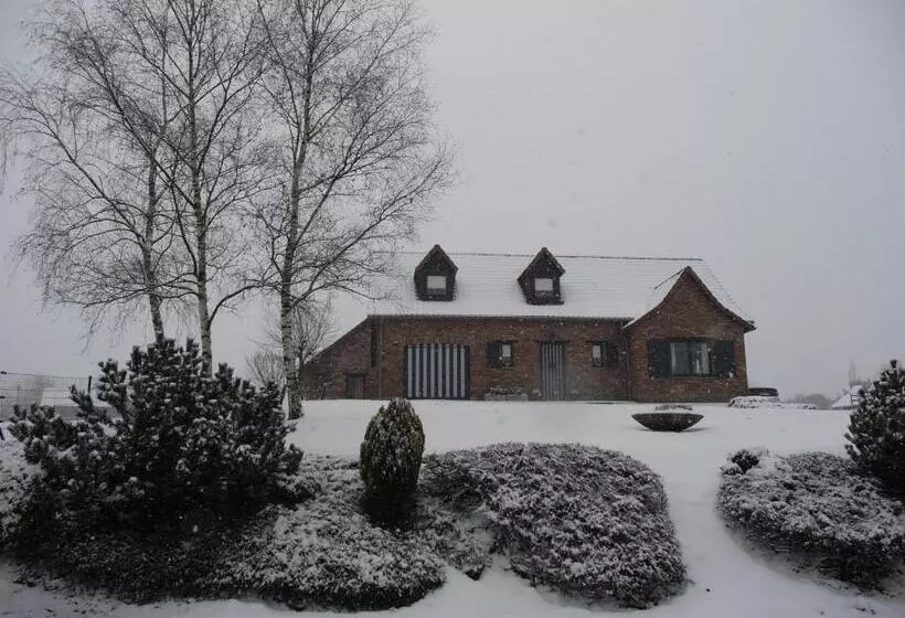 ベッドアンドブレックファースト Au Rond Chene