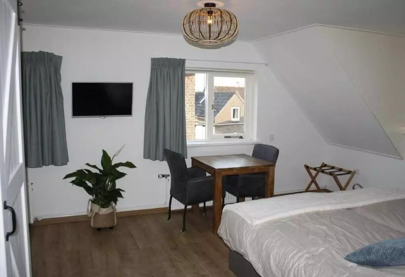 تختخواب و صبحانه Hiltop