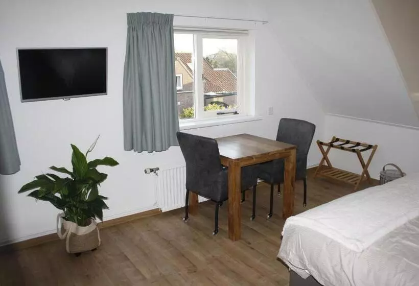 تختخواب و صبحانه Hiltop