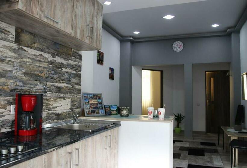 بنسيون Andres Central Apartments House