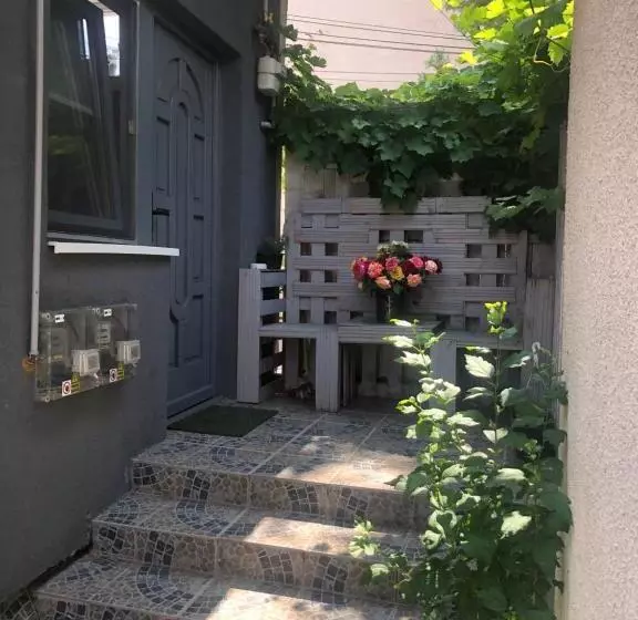 پانسیون Andres Central Apartments House
