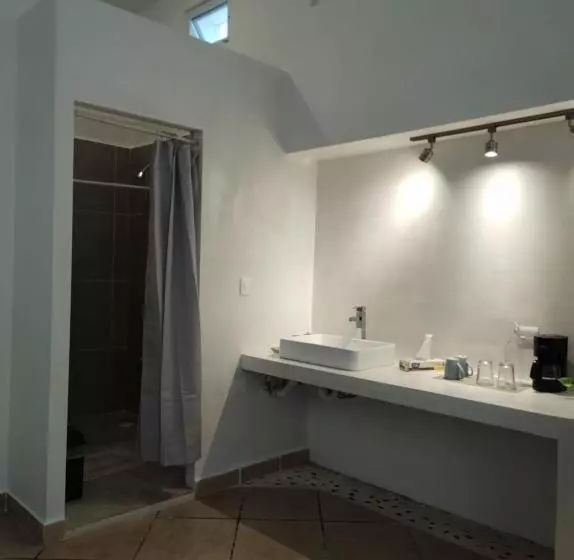 Majatalo Carlota Guest House