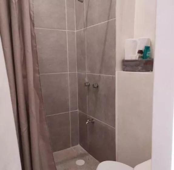 Majatalo Carlota Guest House