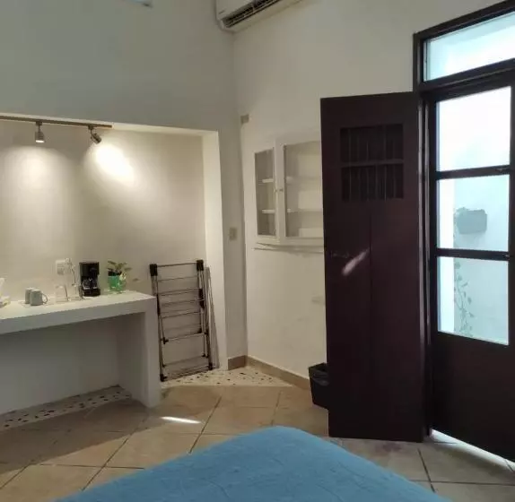 Majatalo Carlota Guest House