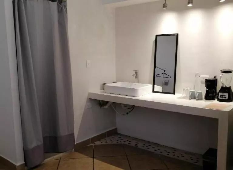 Majatalo Carlota Guest House