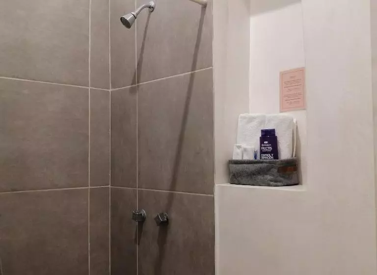 Majatalo Carlota Guest House