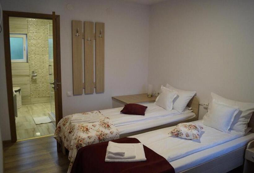 پانسیون Gizella Vendégház