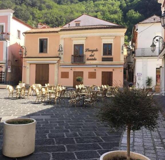 بنسيون La Stanza Dell Angolo