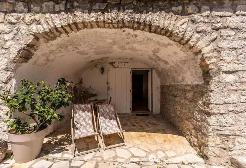پانسیون Les Monteils