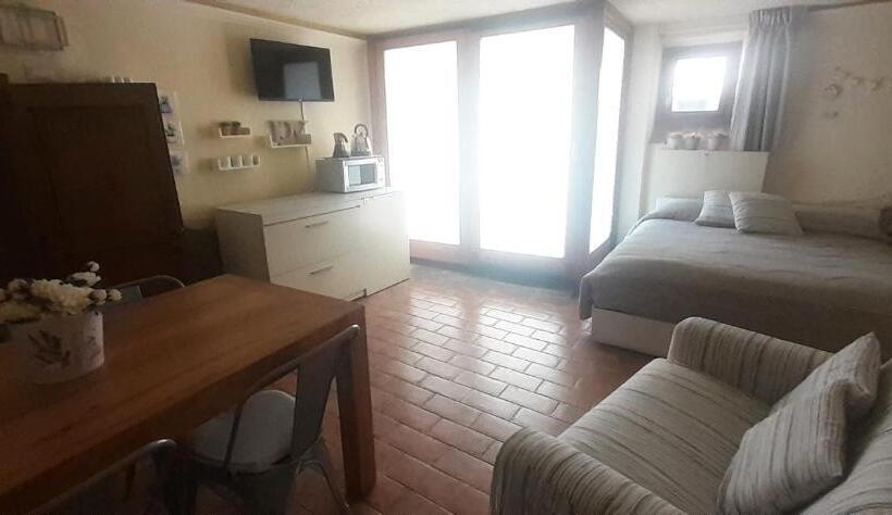 פנסיון Tavernetta Vicino Lago Trasimeno