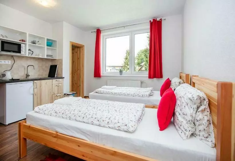 Aamiaismajoitus (B&B) Apartmány Nevädza