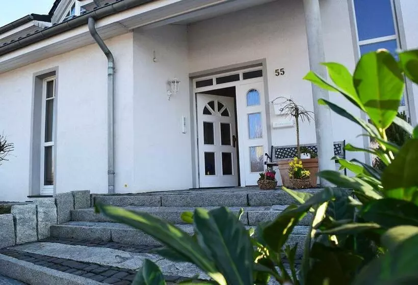 Aamiaismajoitus (B&B) Gästehaus Barese