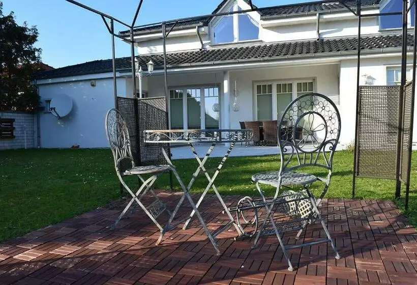 Aamiaismajoitus (B&B) Gästehaus Barese