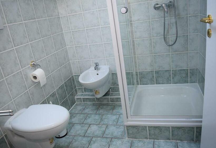 مبيت وإفطار Gästehaus Barese