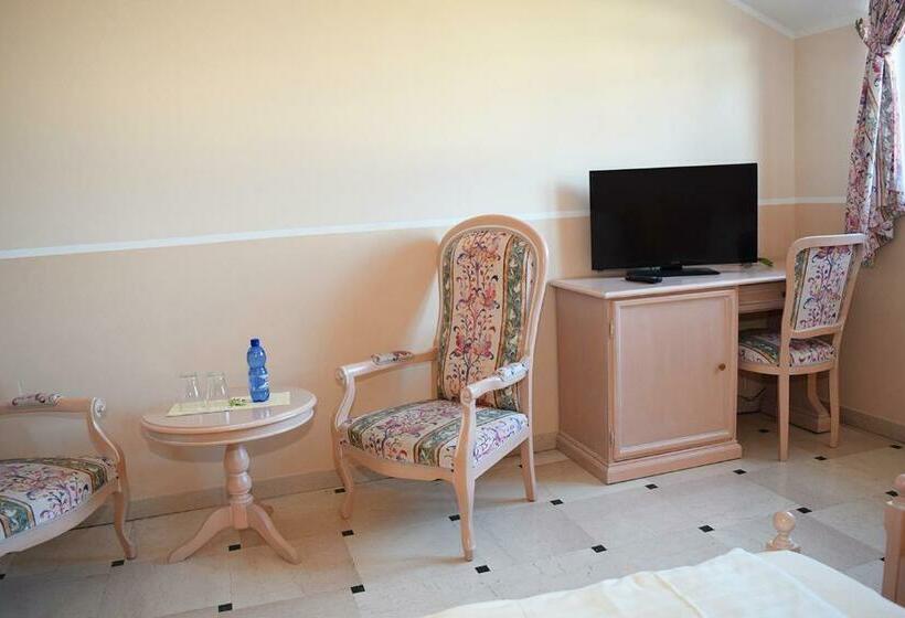 مبيت وإفطار Gästehaus Barese