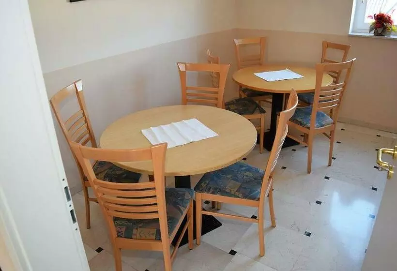 Aamiaismajoitus (B&B) Gästehaus Barese