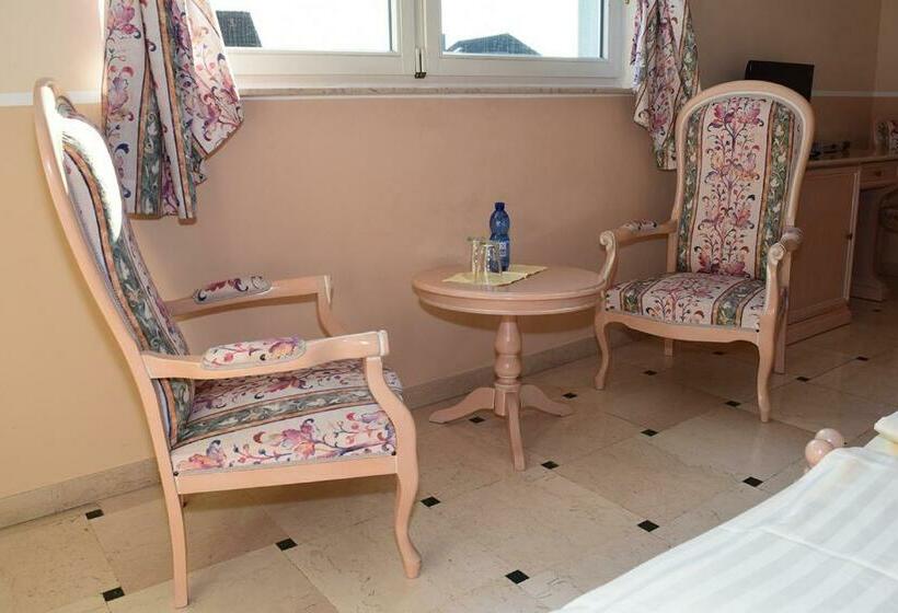 مبيت وإفطار Gästehaus Barese