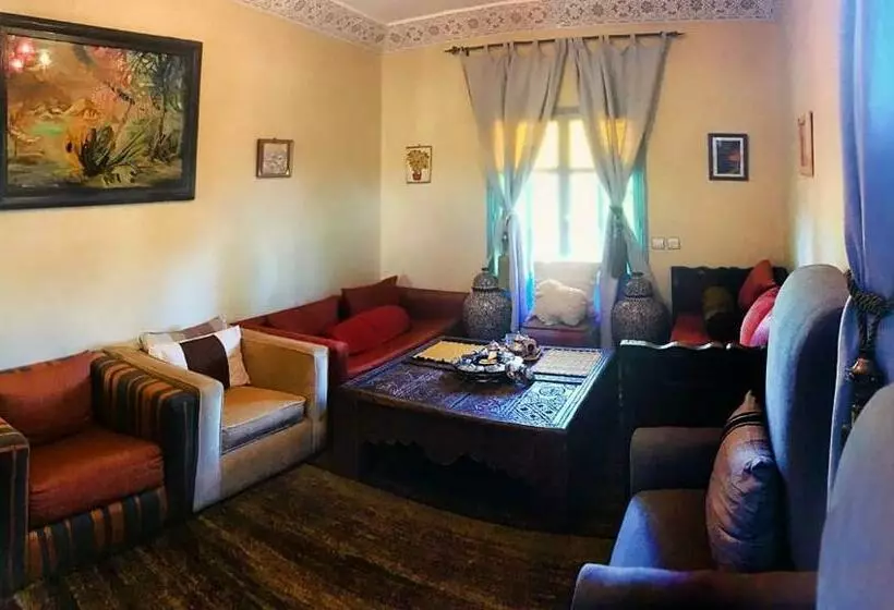 Aamiaismajoitus (B&B) Le Petit Jardin