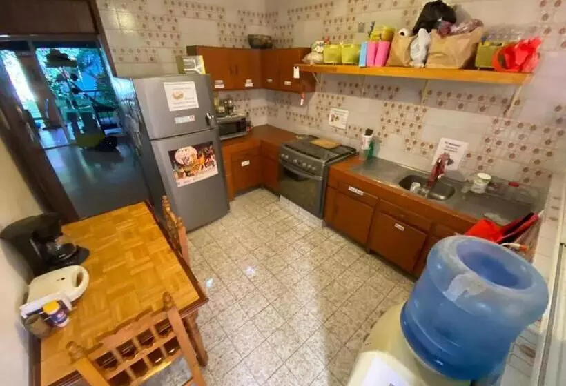 Los Nardos Hostel