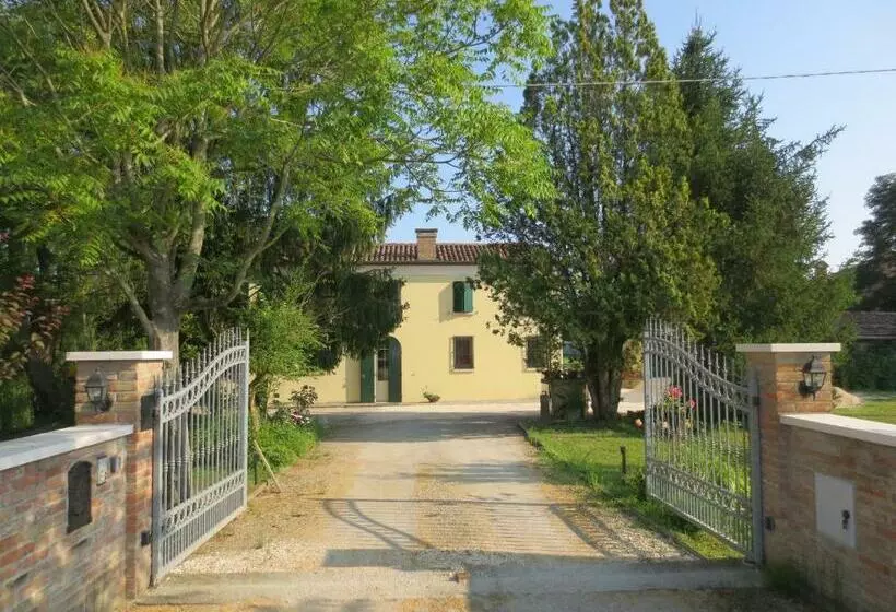 پانسیون Borgo Tarapino