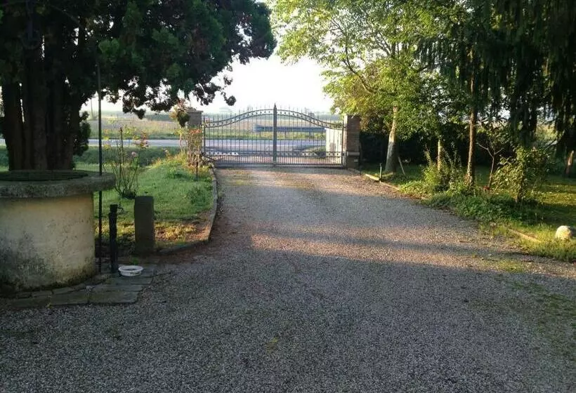پانسیون Borgo Tarapino