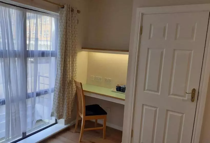 ペンション The Fortwell Boarding House