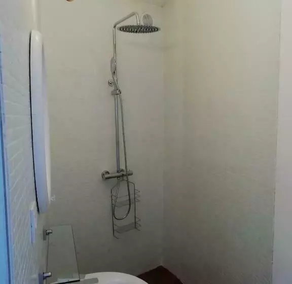 Aamiaismajoitus (B&B) La Tour Mandot