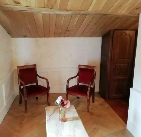 Aamiaismajoitus (B&B) La Tour Mandot