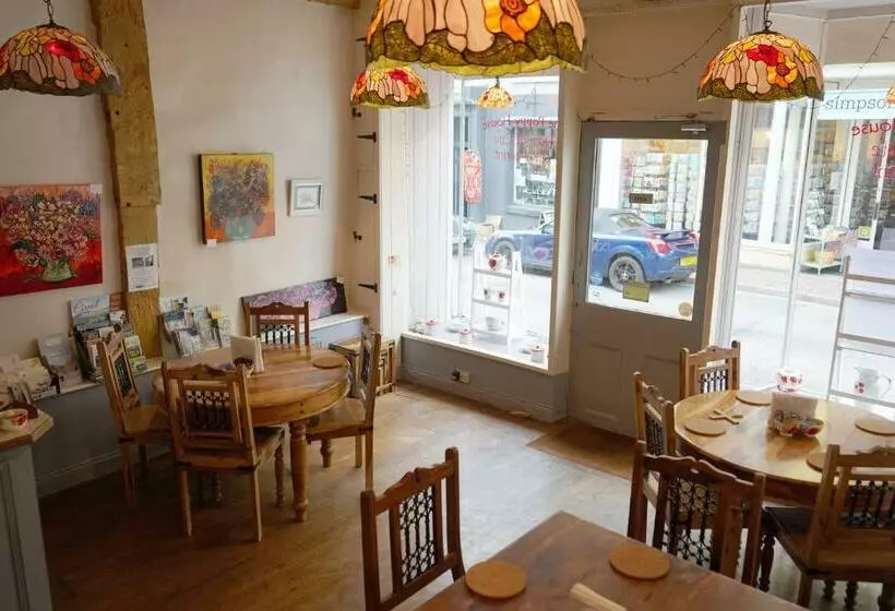 Majatalo The Poppy House