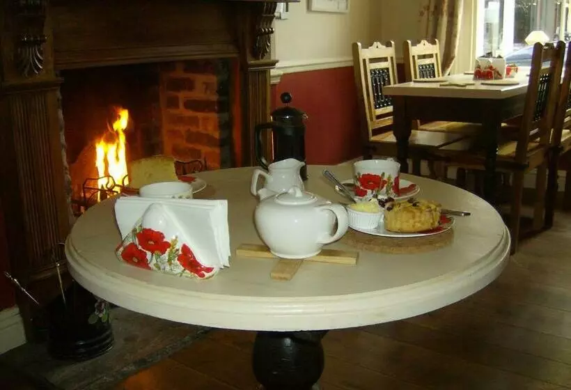 Majatalo The Poppy House