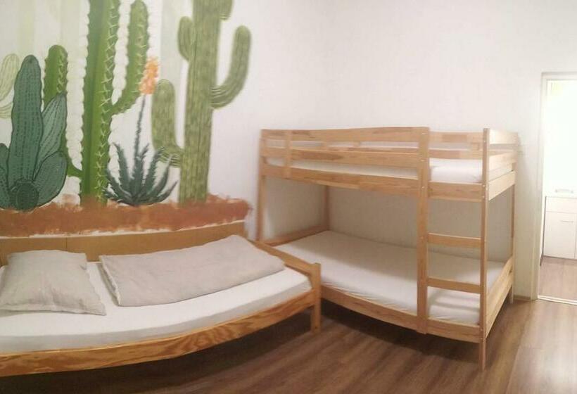 הוסטל Esztergom Central