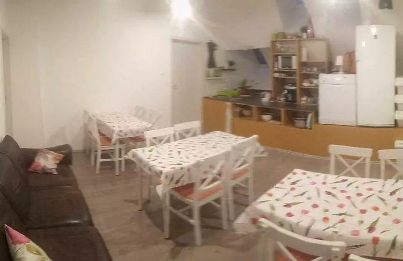 ユースホステル Esztergom Central