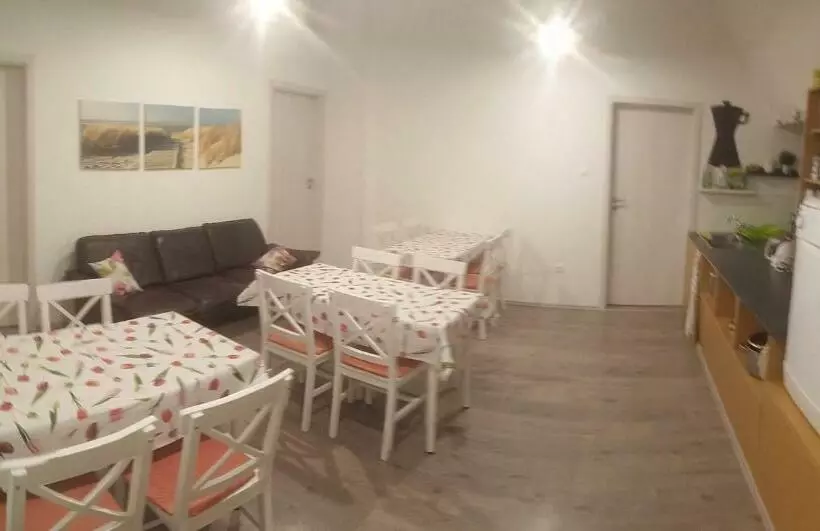 ユースホステル Esztergom Central