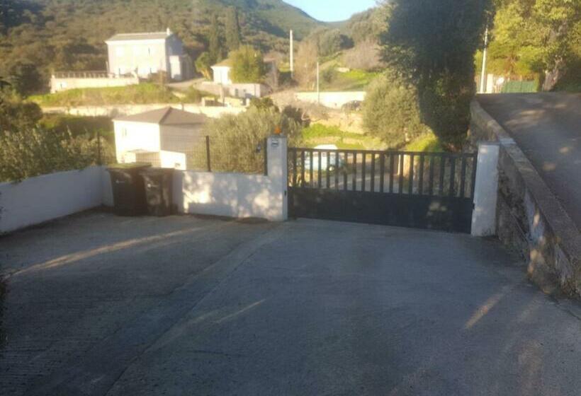 تختخواب و صبحانه Au Bien être