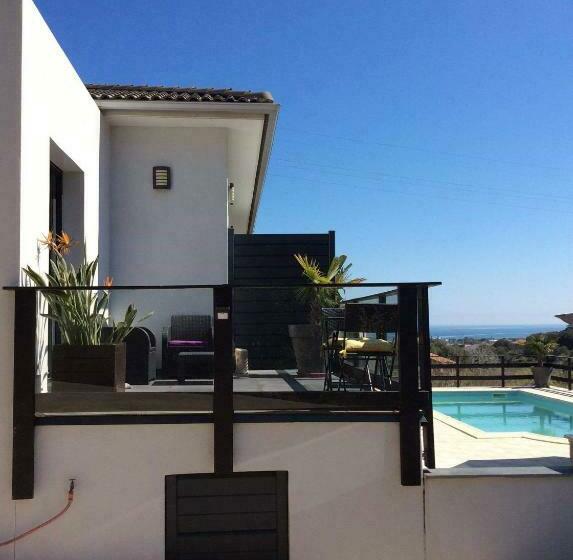 تختخواب و صبحانه Au Bien être