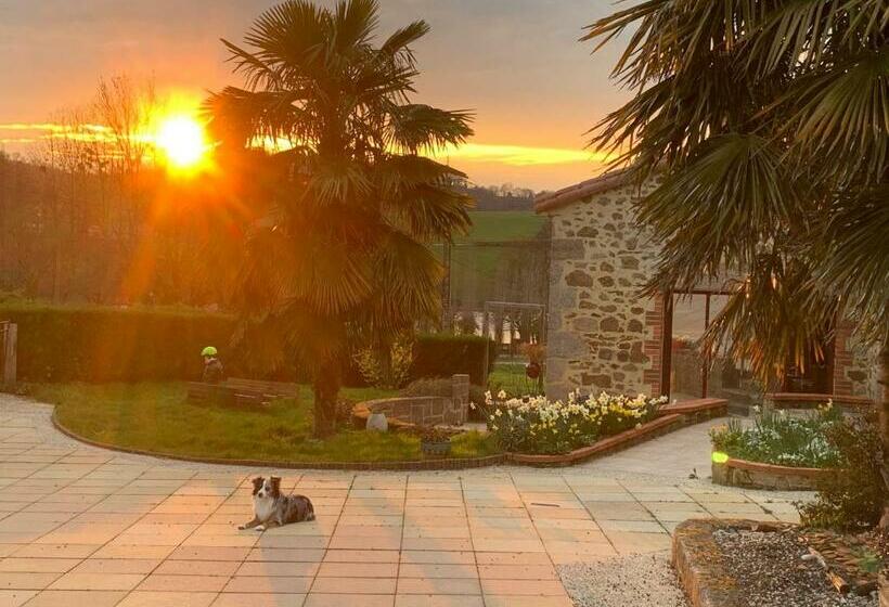 ベッドアンドブレックファースト La Basse Monniere