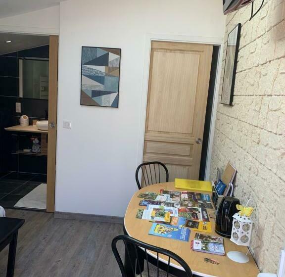 ベッドアンドブレックファースト La Basse Monniere