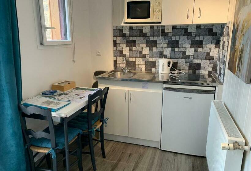 ベッドアンドブレックファースト La Basse Monniere