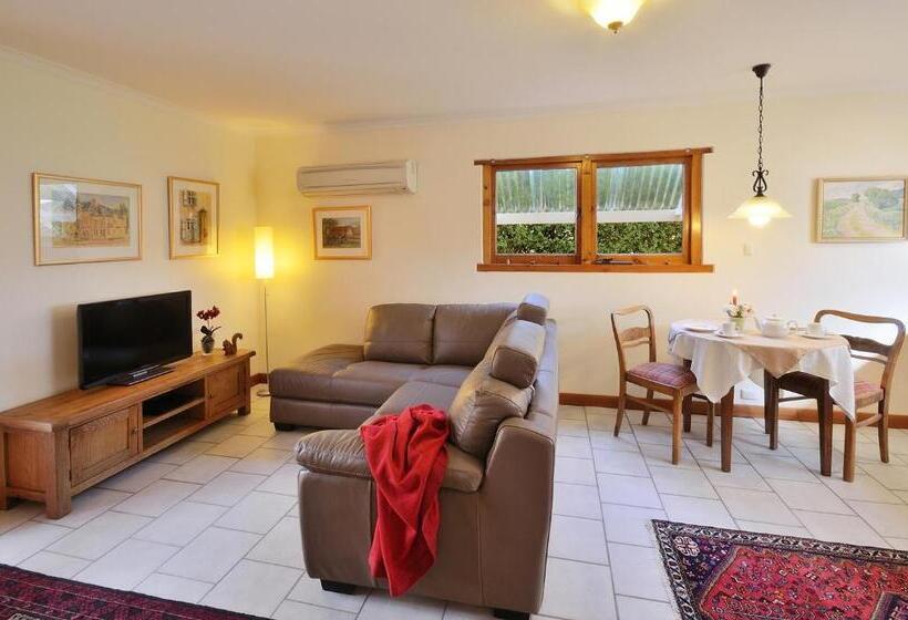 ホテル Stephanette S Cottage