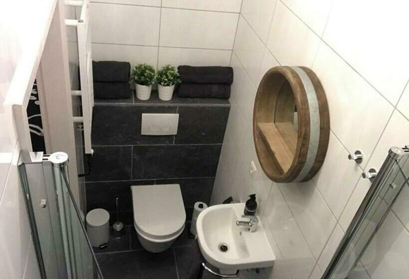 بنسيون Huisje Sasa