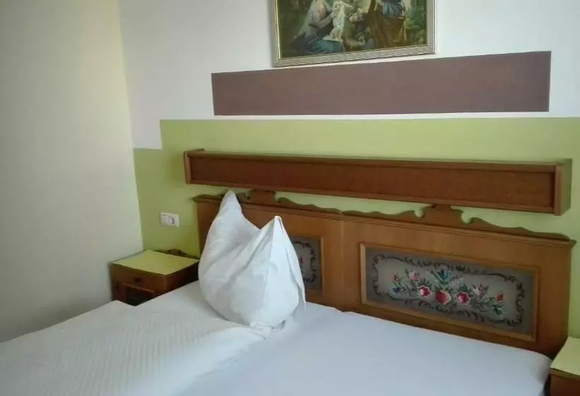 ユースホステル Pension Restaurant Meran